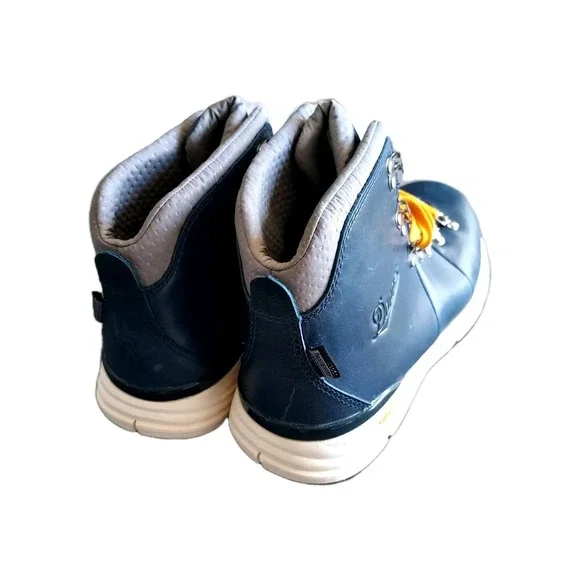 DANNERMountain 600 4.5 Men 10.5 Leather WaterproofVibram Sole Blue Boots NEW